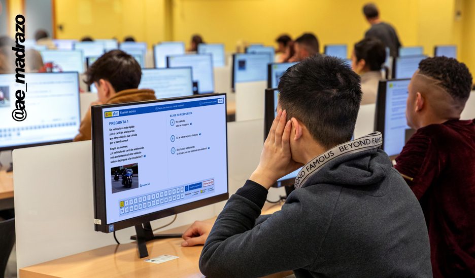 Examen carnet de conducir teórico en España